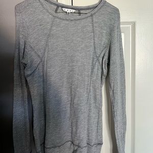 Long sleeved athletic top